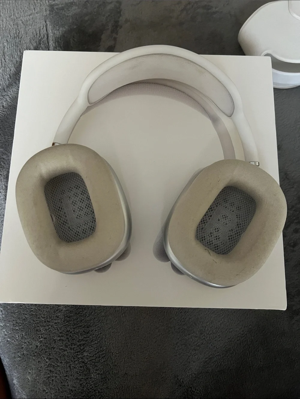 Apple AirPods Max Silver with White Headband
